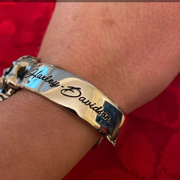 Limited! HD Skull Women’s Bracelets - Picture 3 of 6